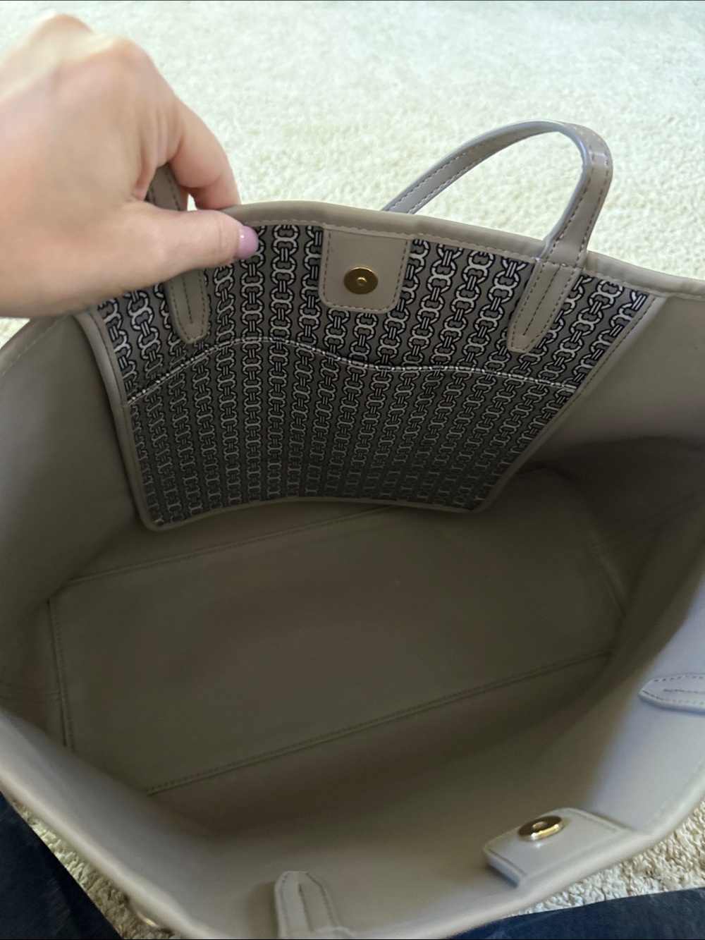 Tory Burch Gemini Link Tote - Picture 6 of 6